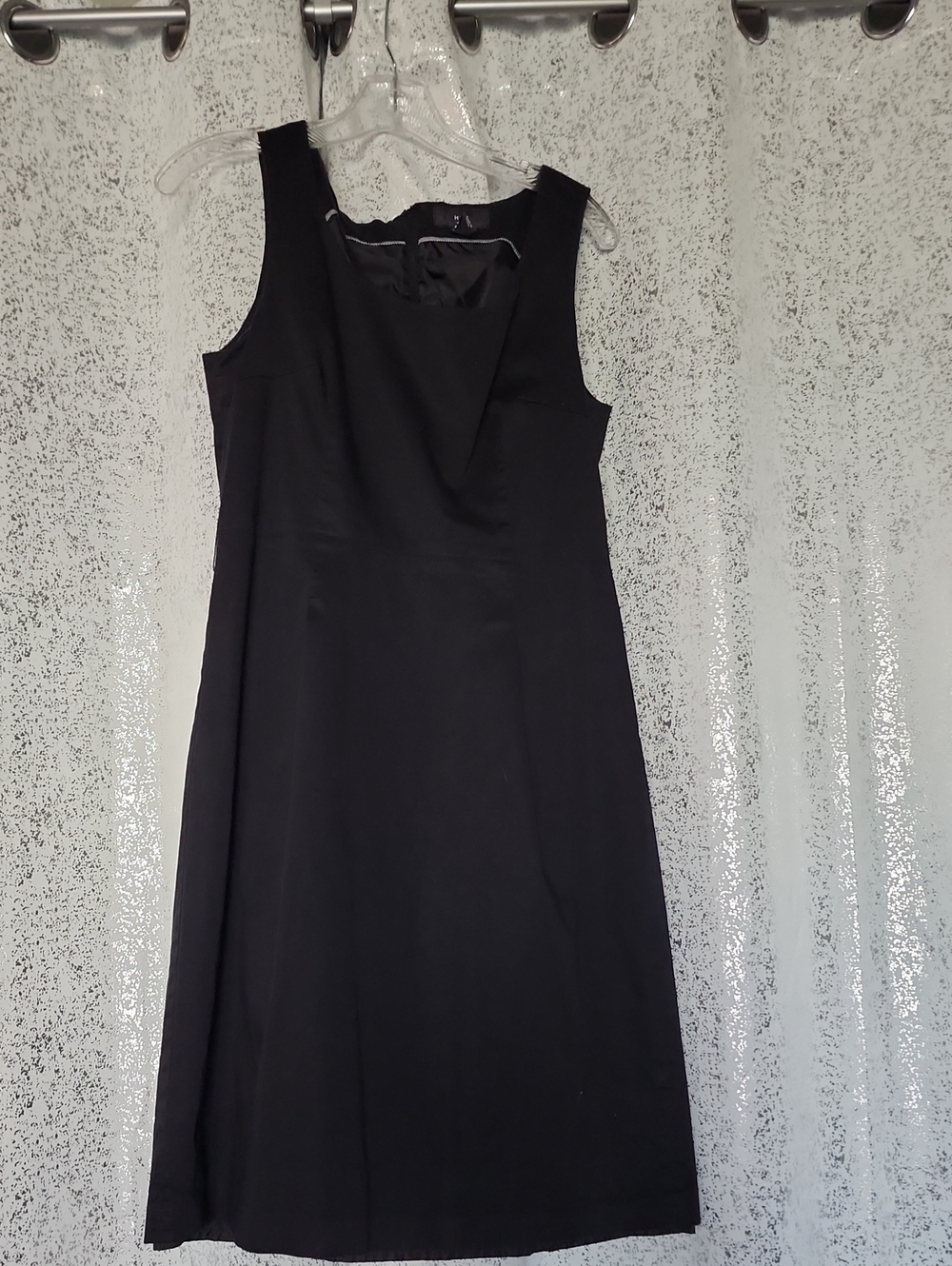 H&M Sleeveless Midi Sheath Dress 🖤